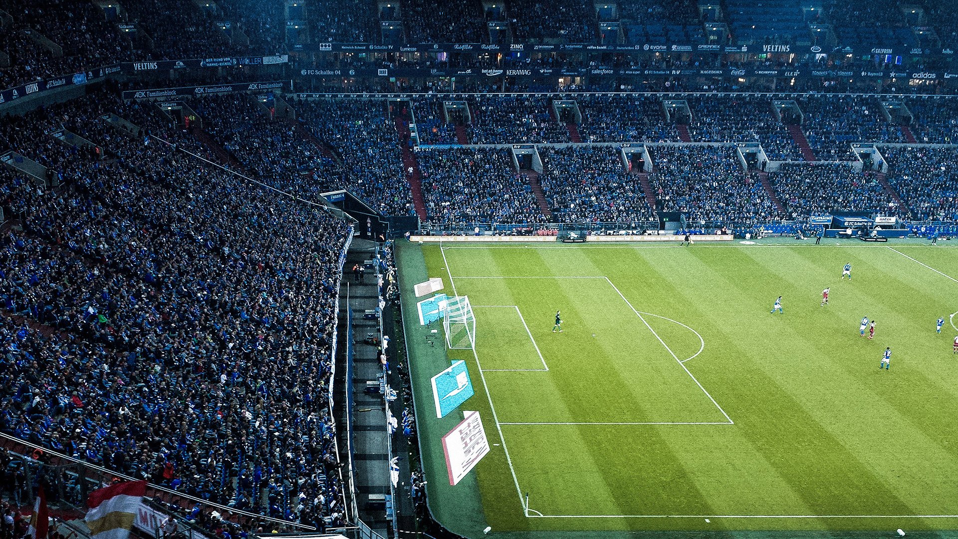 浓眉状态火热连续封盖成为湖人内线屏障，湖人浓眉打什么位置