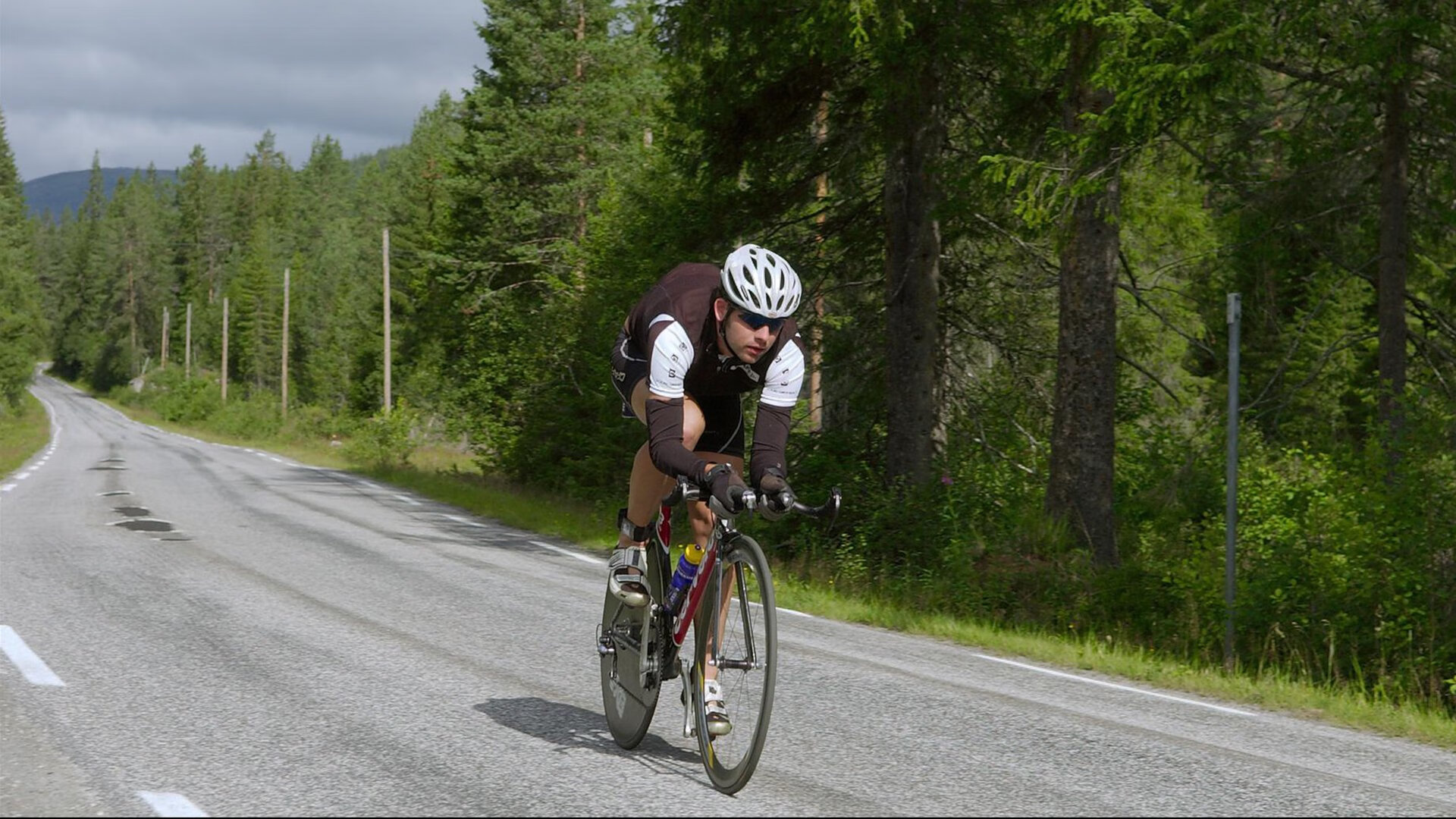 开云官网APP下载-伊利亚·哈伦稳步晋级蝶泳决赛